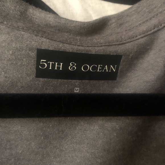 🔥Miami Heat 5th & Ocean V Neck T-Shirt - Picture 7 of 7